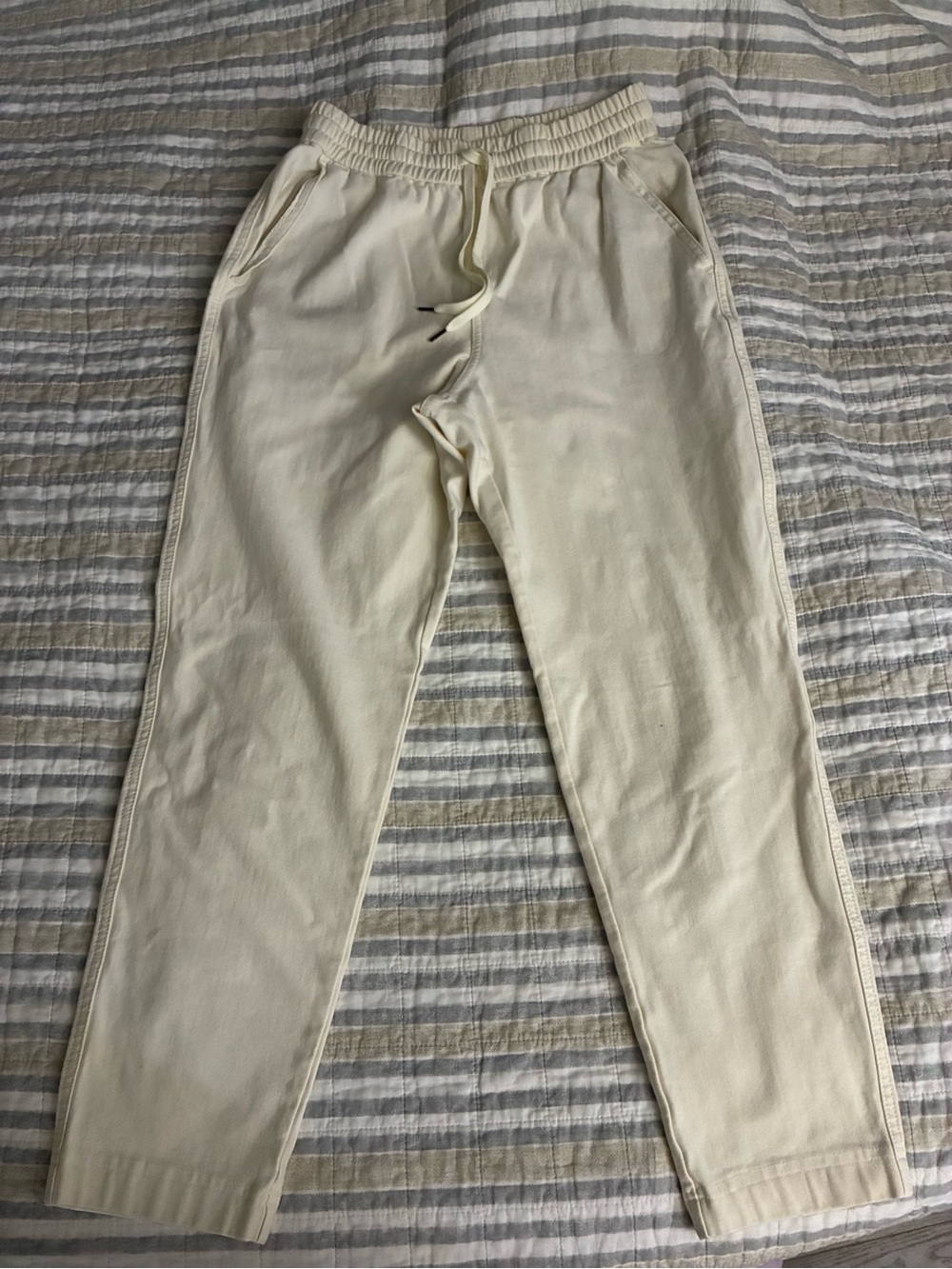 Uniqlo Women’s Cream Drawstring Joggers